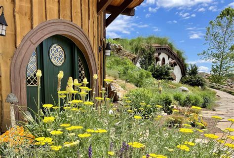 hobbit village tennessee